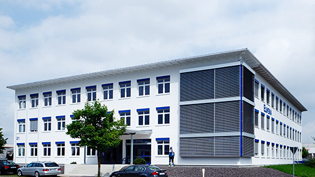 Computerized controllers and automation equipment at ELWEMA Automotive GmbH